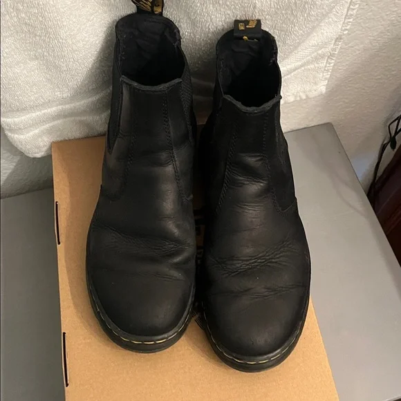 Dr. Martens Black Leather Ankle Boots Wyoming - Picture 5 of 8